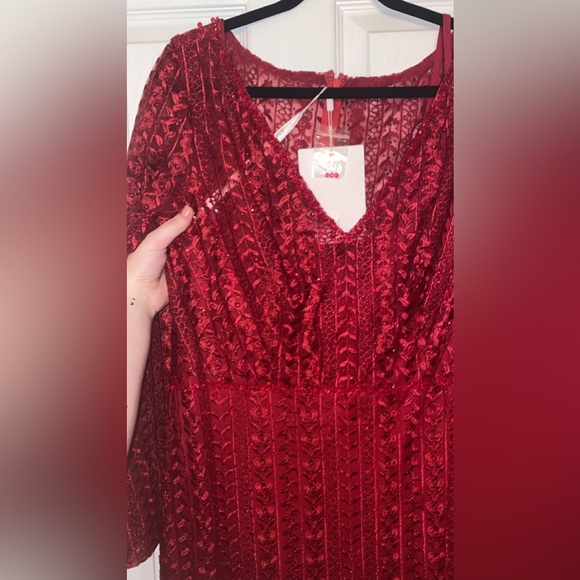 Red Crystal and sequin Mac Duggal Size 14. - Picture 5 of 8